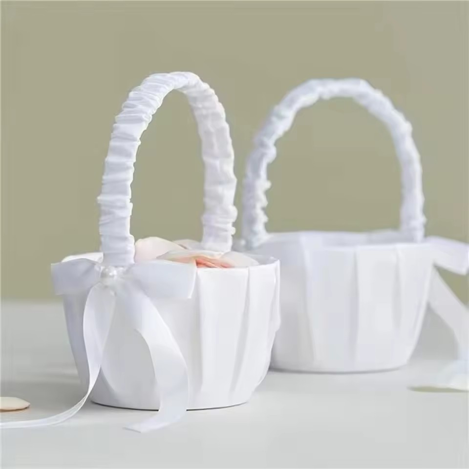 ウェディング ホワイト サテン リボン フラワーバスケット  - Wedding Hampers のレビューと価格